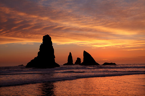 Oregon Coast, China Beach, Pacific Ocean, Seastacks, sunset near Brookings and Gold Beach Samuel H. Boardman State Park
