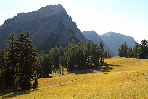 Sun Notch trail Applegate Peak and Garfield Peak Crater Lake National Park, Oregon