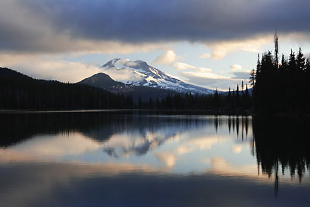 Sparks Lake South Sister Deschutes River Cascades near Bend Oregon