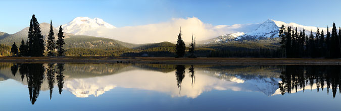 Sparks Lake at sunrise panorama